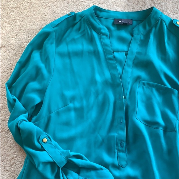 The Limited lightweight, long sleeve w/gold button - Picture 4 of 4